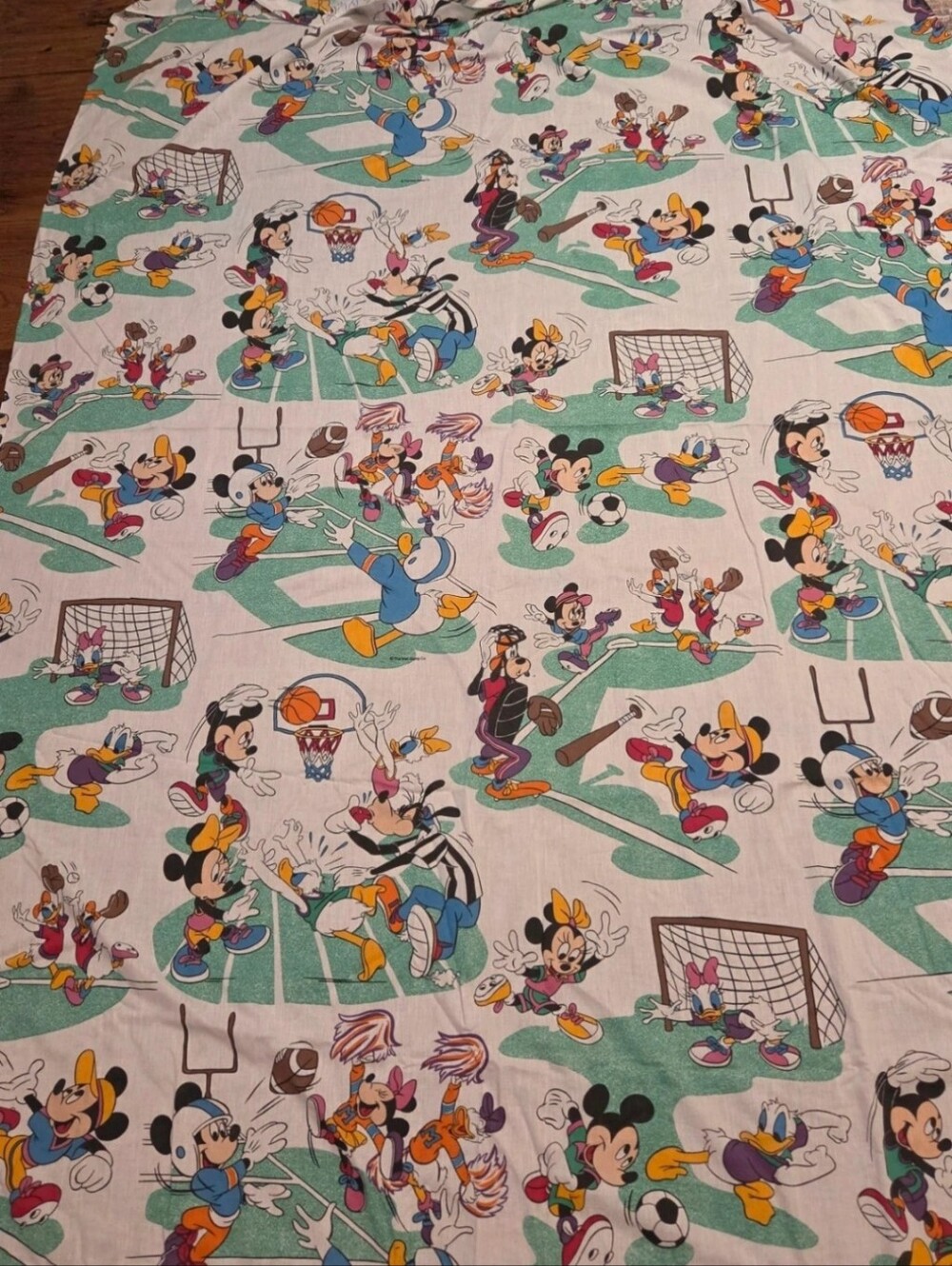 Vintage 1990s Disney Mickey & Friends Sports Bed Sheet / Fabric Blanket – Rare N